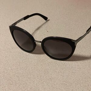 Oakley Black Cat-Eye Glasses Sleek Modern Design